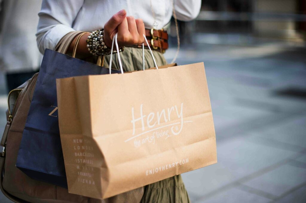 Paper shopping bag – shopping during mortgage approval